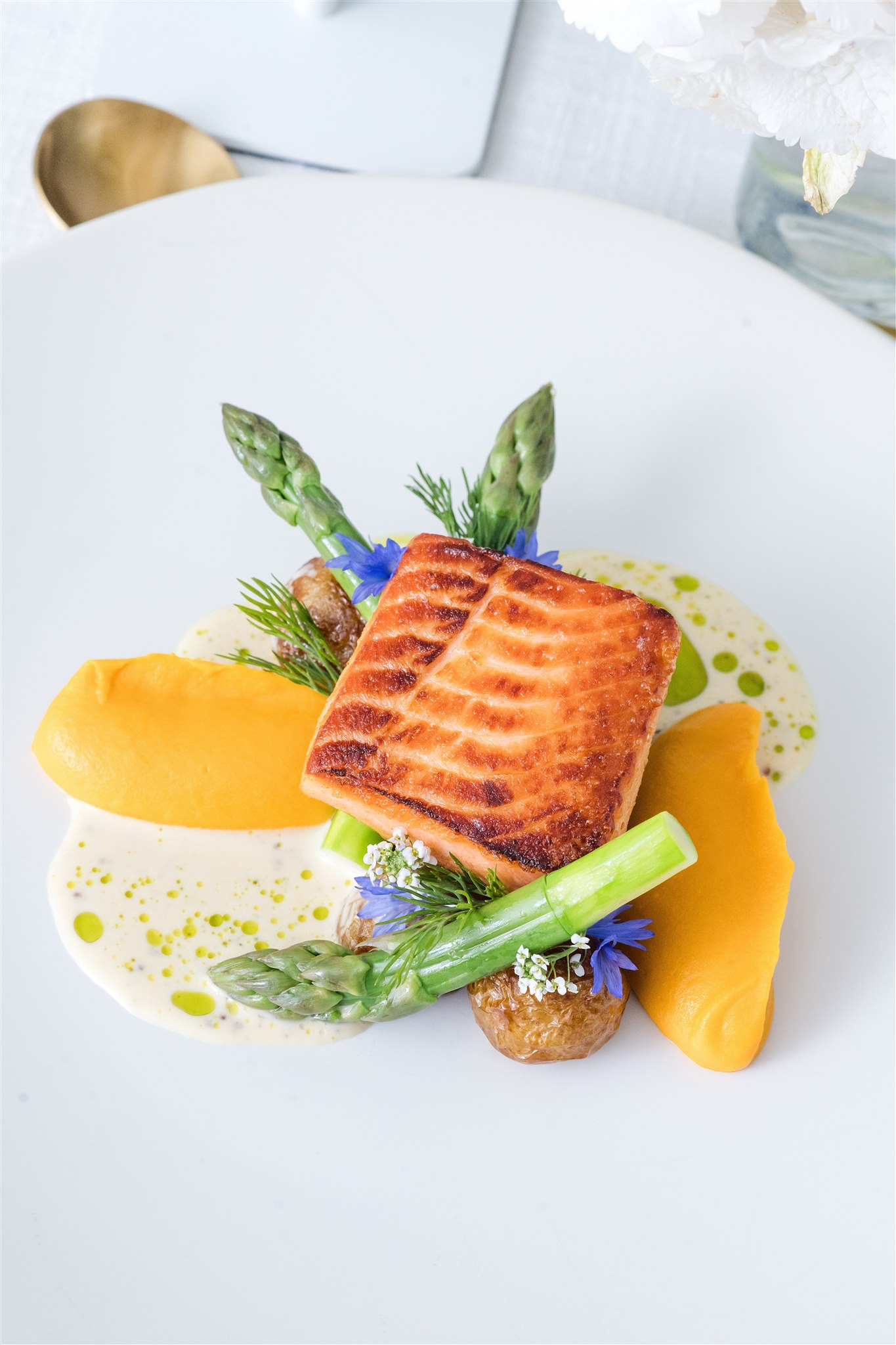 WHITE TABLE CATERING